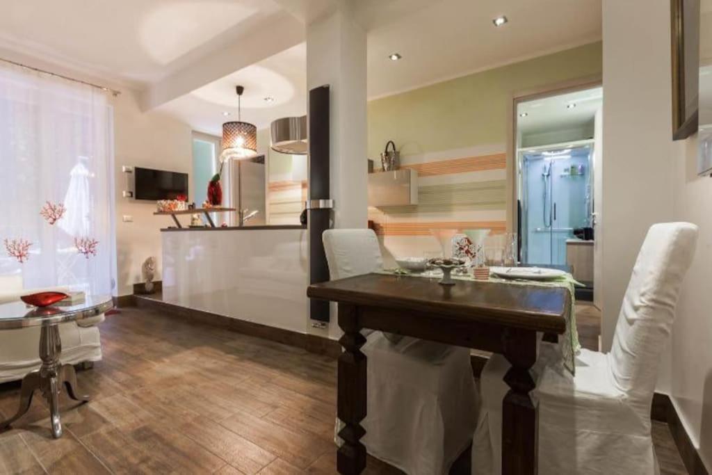 Apartament Lily'S - Near Harbor And Downtown With Terrace - Italy Flat Vacation Genua Zewnętrze zdjęcie